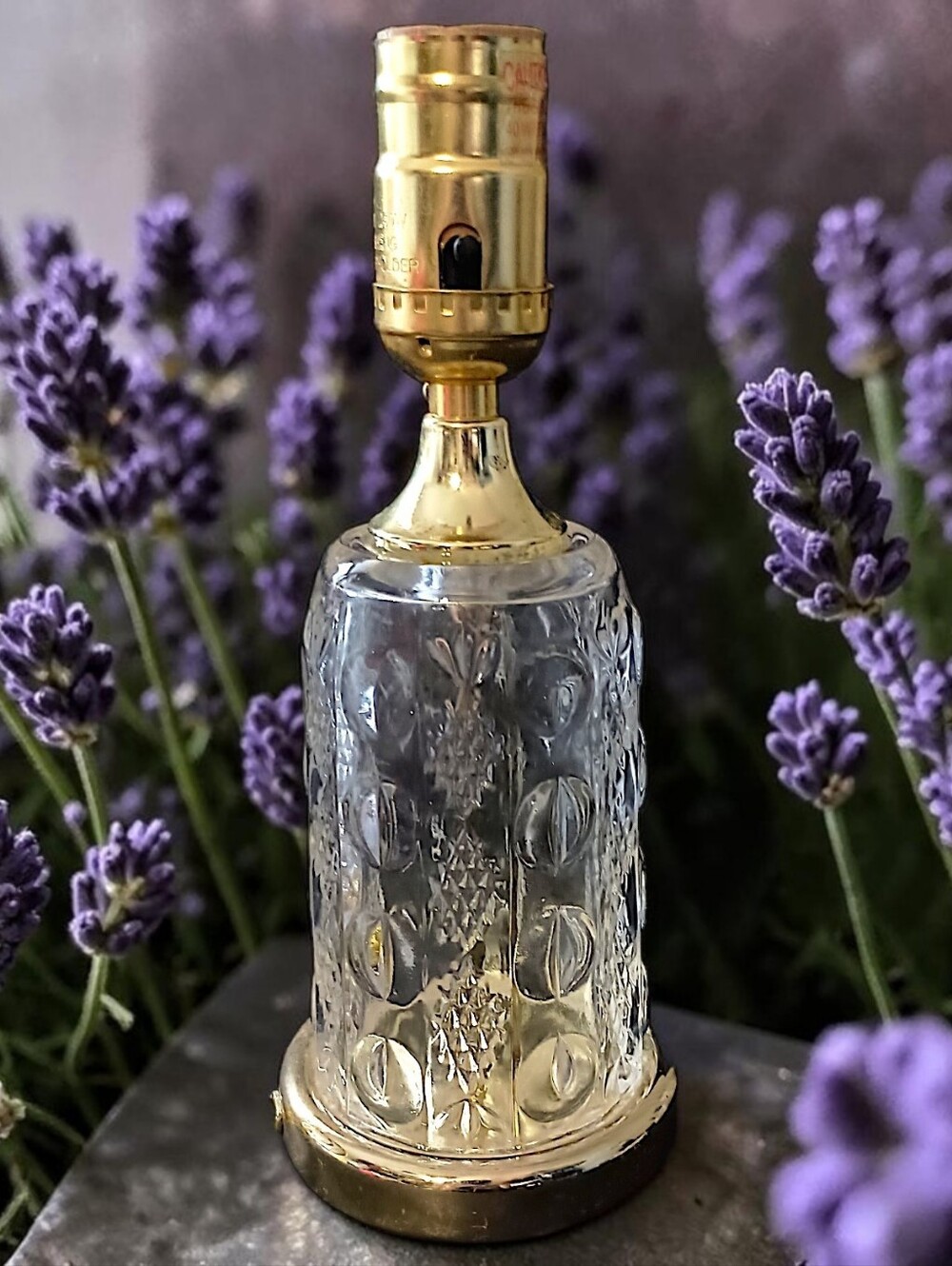 Vintage Pressed Crystal Glass‎ Lamp Light Boudoir Gold Tone Hollywood Regency